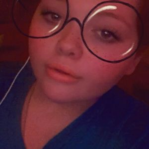 Meet your Posher, Deborah